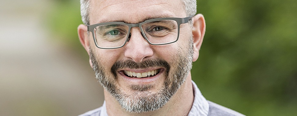 Patient som vill bli kund och gå till tandläkaren hos Folktandvården Stockholm.